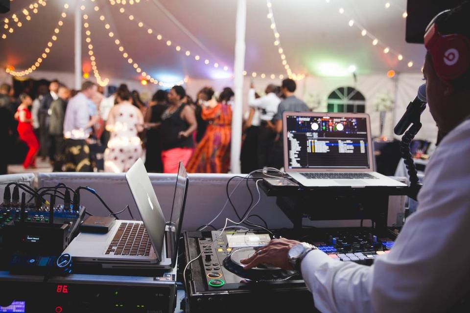 wedding dj